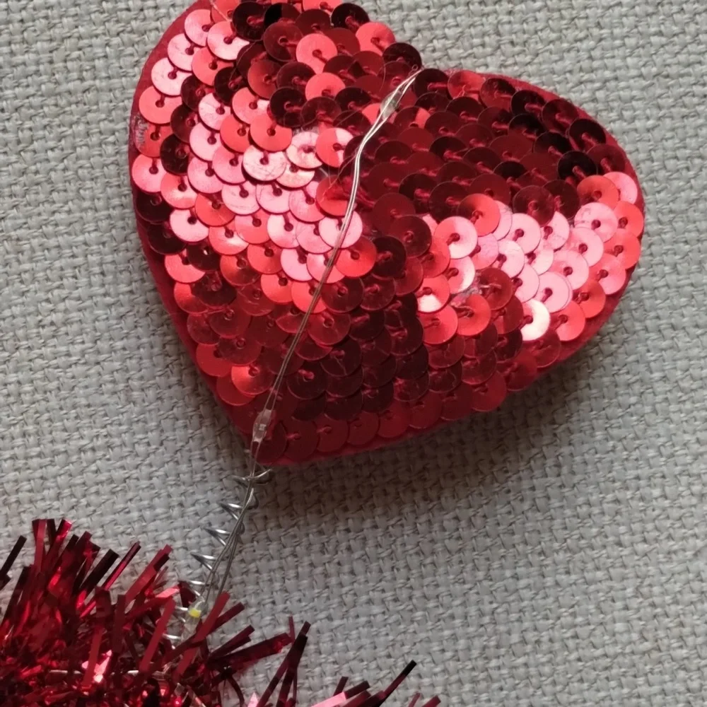 Valentine Light up Headbands with sequence Hearts 2in pack Red